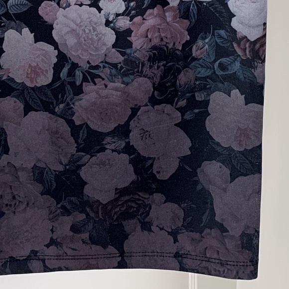 2B bebe size XS Floral Pencil Skirt - Picture 6 of 14